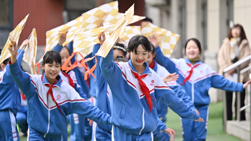 伴随着比尔