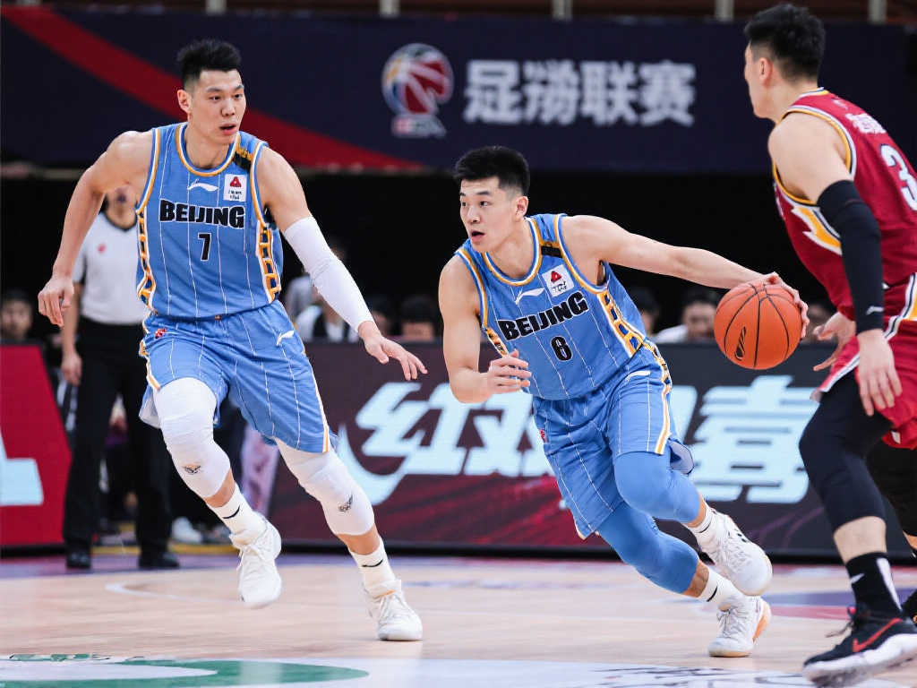 足球运动强 足球运动强